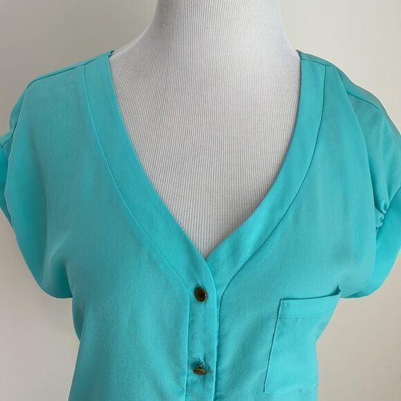 No sleeve button down blouse open back color teal by Charlotte Russe size S - Picture 2 of 8